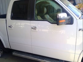 2011 FORD F150, WHITE, LARIAT, CREW, 5.0, 4X4, AT,   F25104